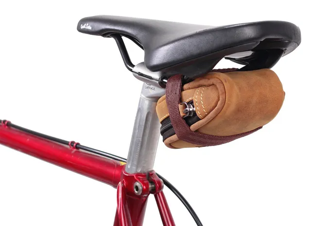 gusti-leder-udo-b-fahrradsatteltasche-aus-b-ffelleder image 1