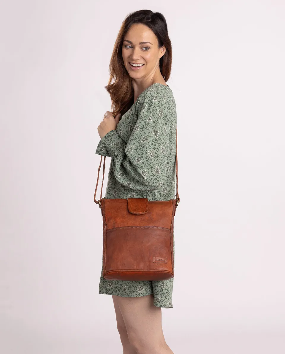 gusti-leder-jacqueline-new-handtasche-leder-nature-unikat image 1