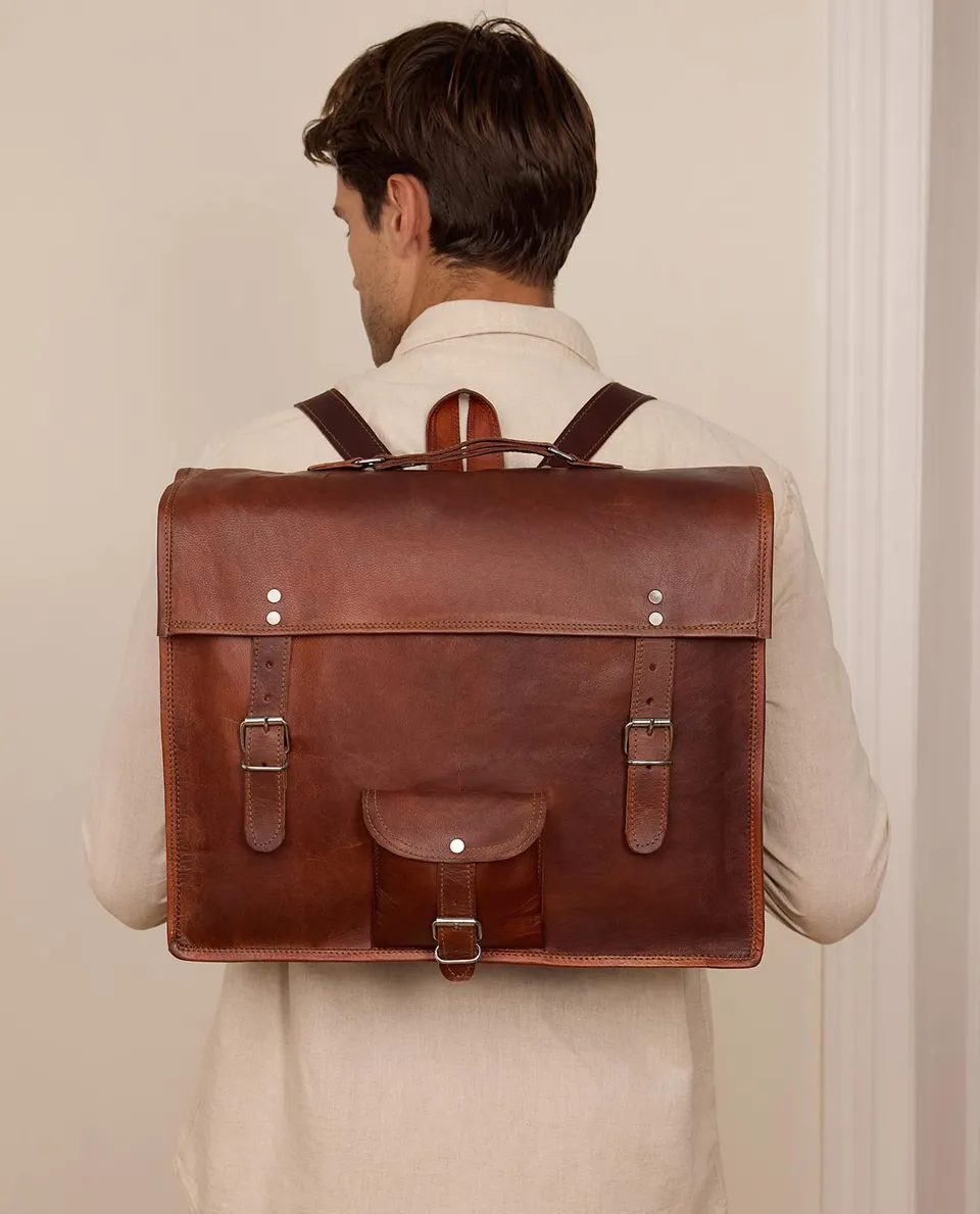 gusti-leder-cairo-rucksack-aus-braunem-leder image 1