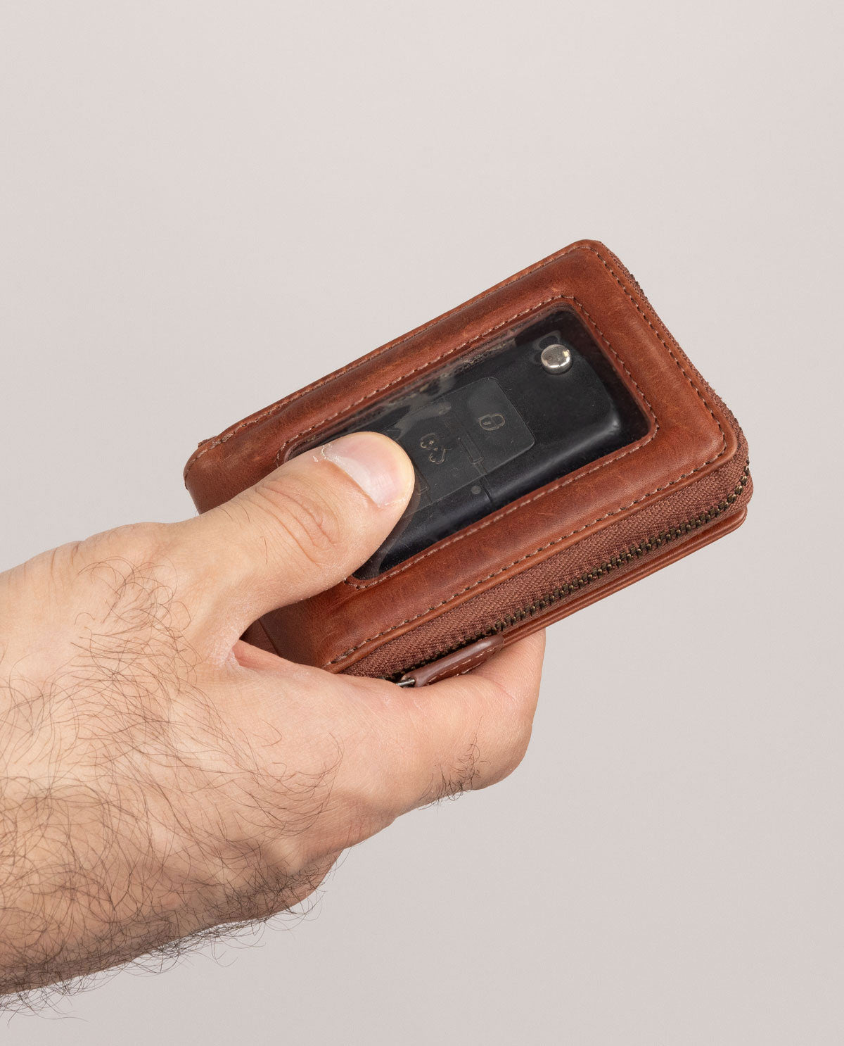 gusti-leder-zora-portemonnaie-braun-kompakt-mit-rei-verschluss image 1