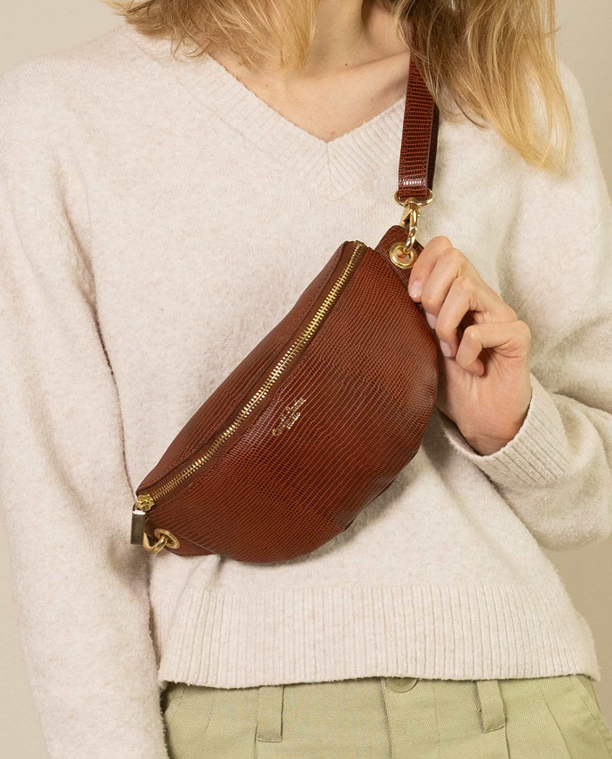 gusti-leder-rosamonde-belt-bag-g-rteltasche-schlangen-optik-2 image 1