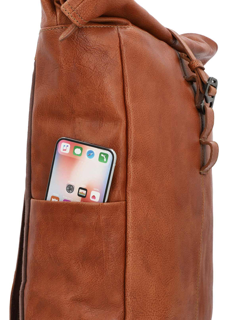 gusti-leder-bendik-rolltop-rucksack-daypack-aus-leder-honigbraun image 3