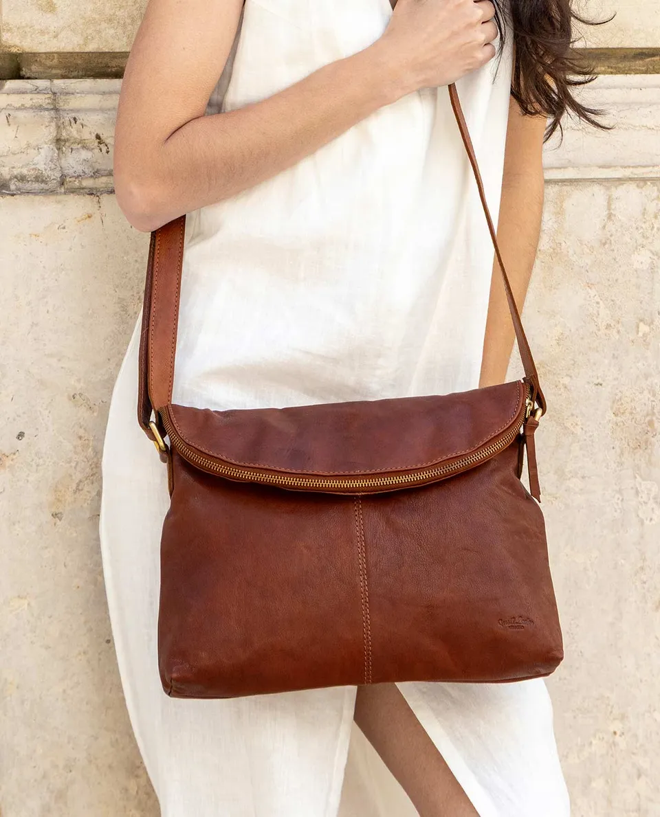 gusti-leder-studio-gardenia-crossbody-umh-ngetasche-aus-ziegenleder image 1