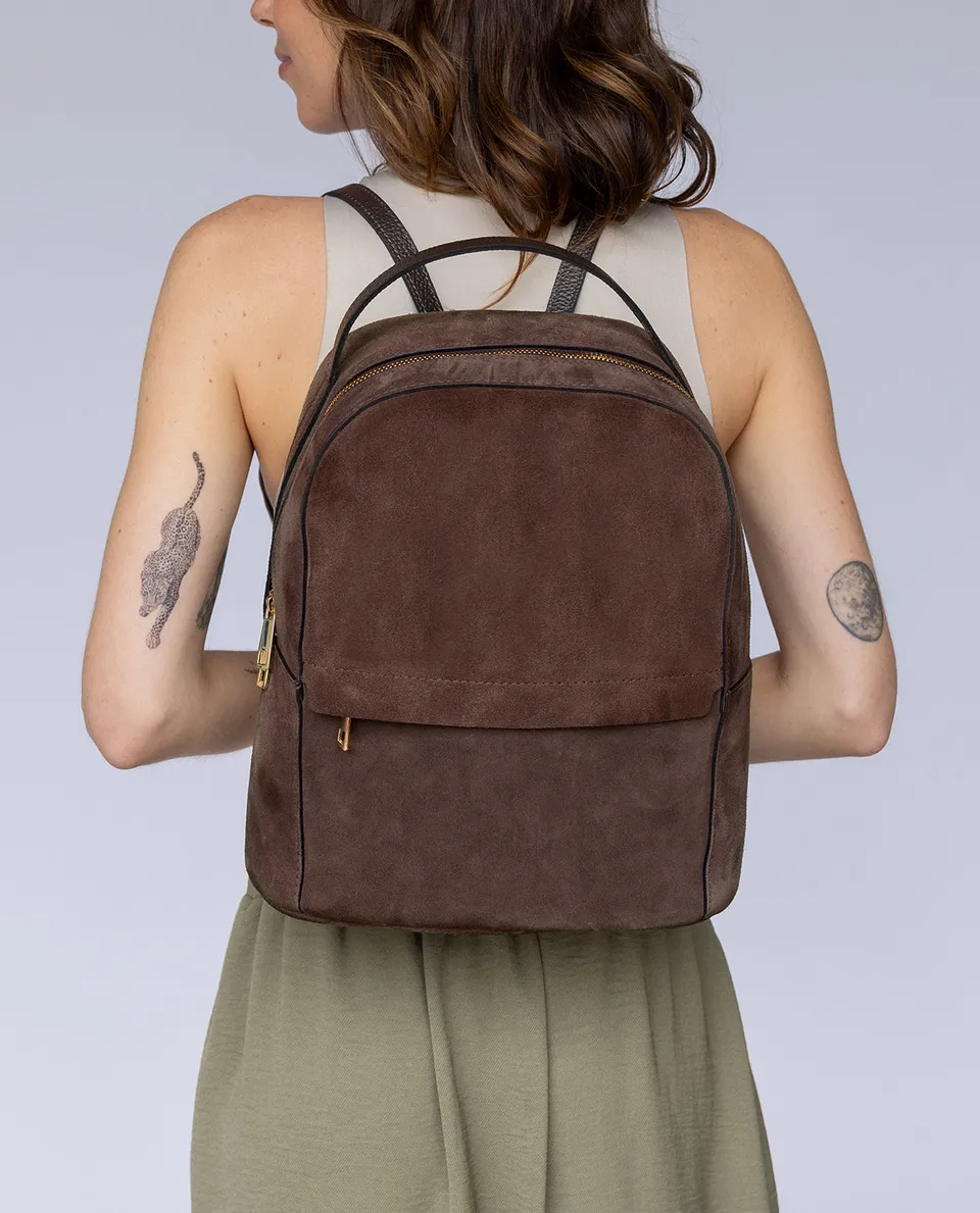 gusti-leder-malene-lederrucksack-damen-braun image 1
