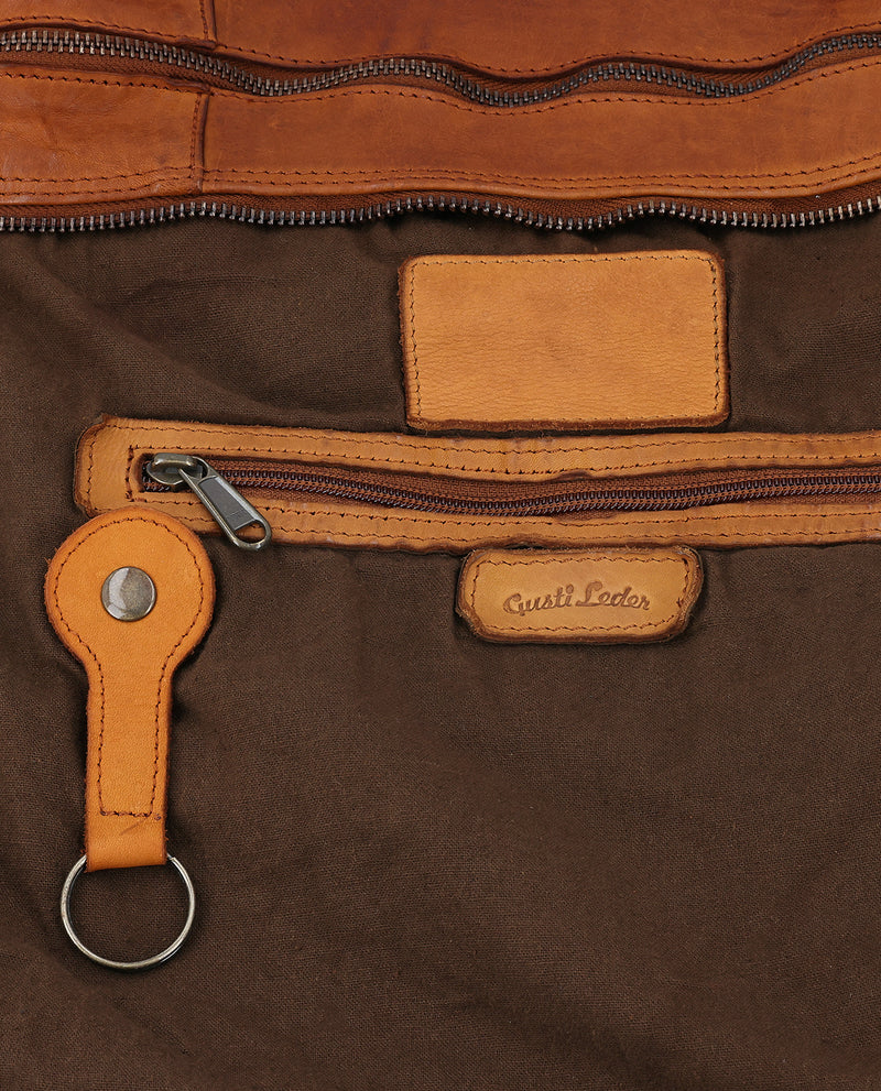 gusti-leder-oliver-reisetasche-weekender-aus-leder-vintage image 3