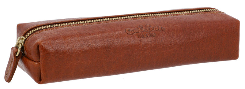 gusti-leder-peter-stiftemappe-leder-klein-mit-gravurpatch image 2