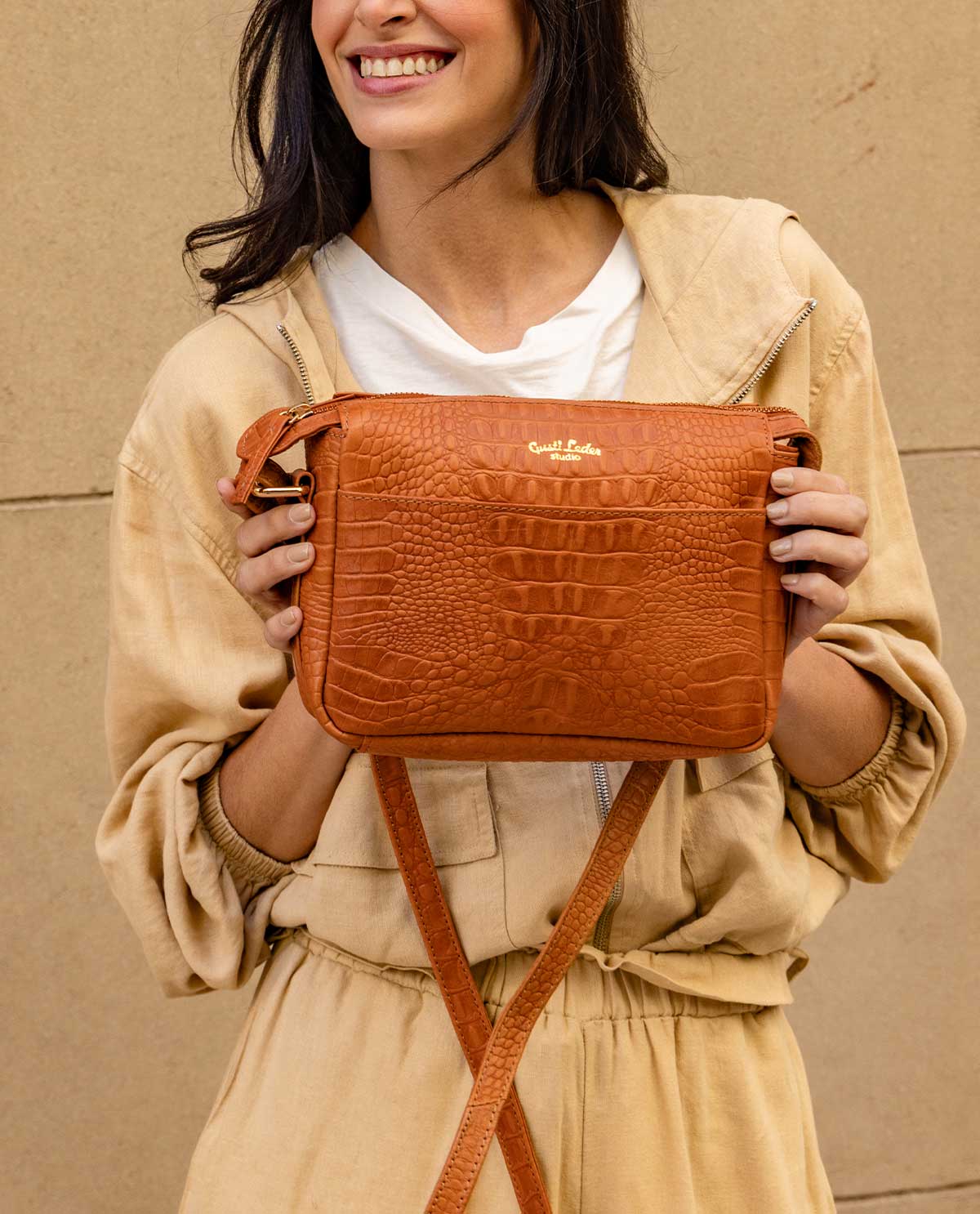 gusti-leder-outlet-handtasche-damen-vintage-aus-braunem-leder image 4