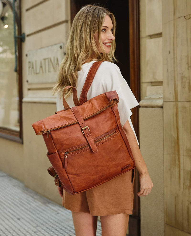 gusti-leder-milo-new-rucksack-outlet-mit-handyfach-und-airtag-fach image 5