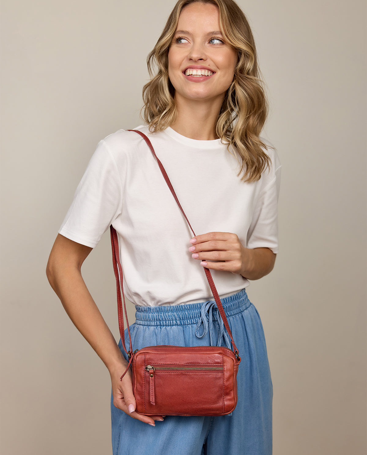 gusti-leder-dominic-handtasche-leder image 1