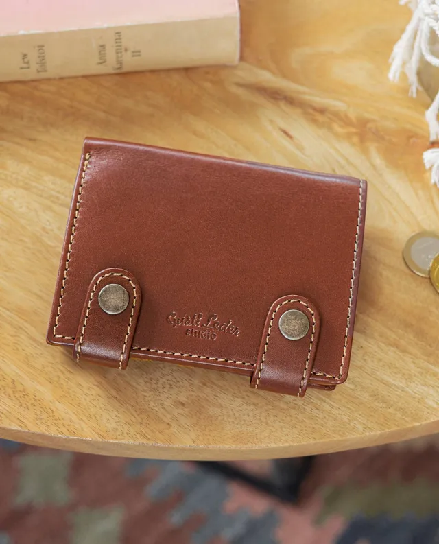 gusti-leder-ben-portemonnaie-outlet-leder-mit-kette-druckknopf image 1