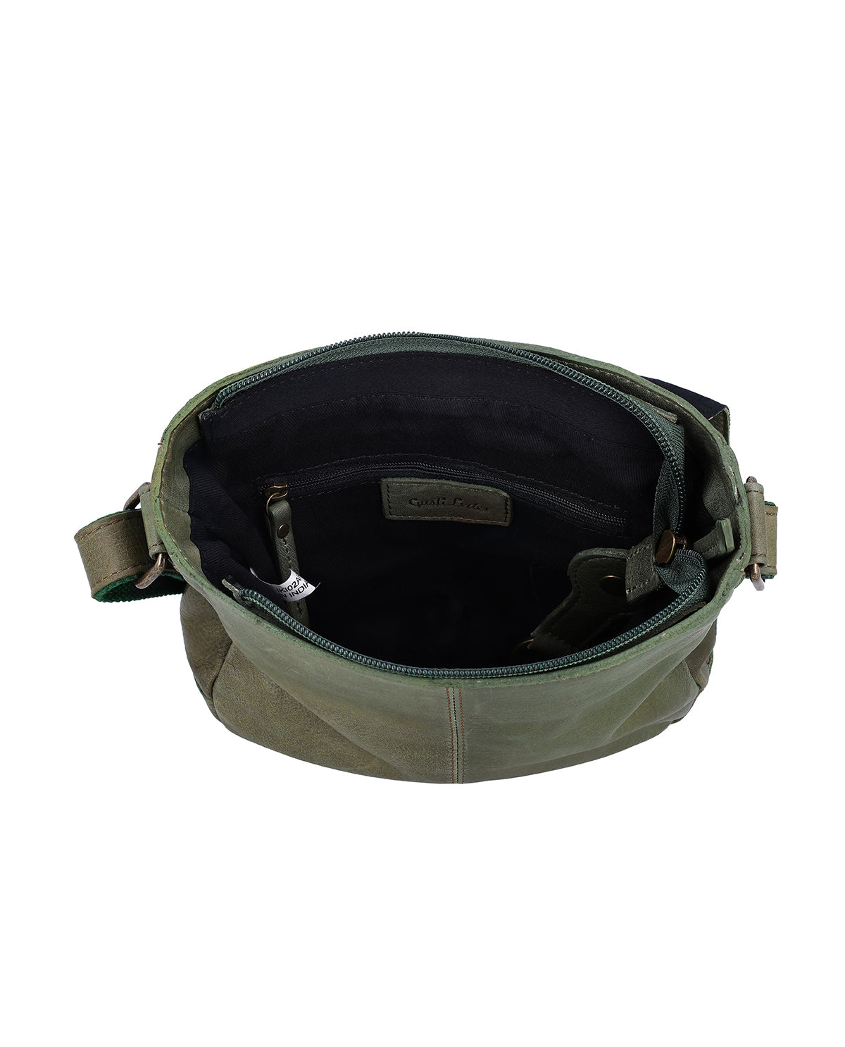 gusti-leder-candice-crossbody-bag-kompakt-mit-airtag-fach image 5