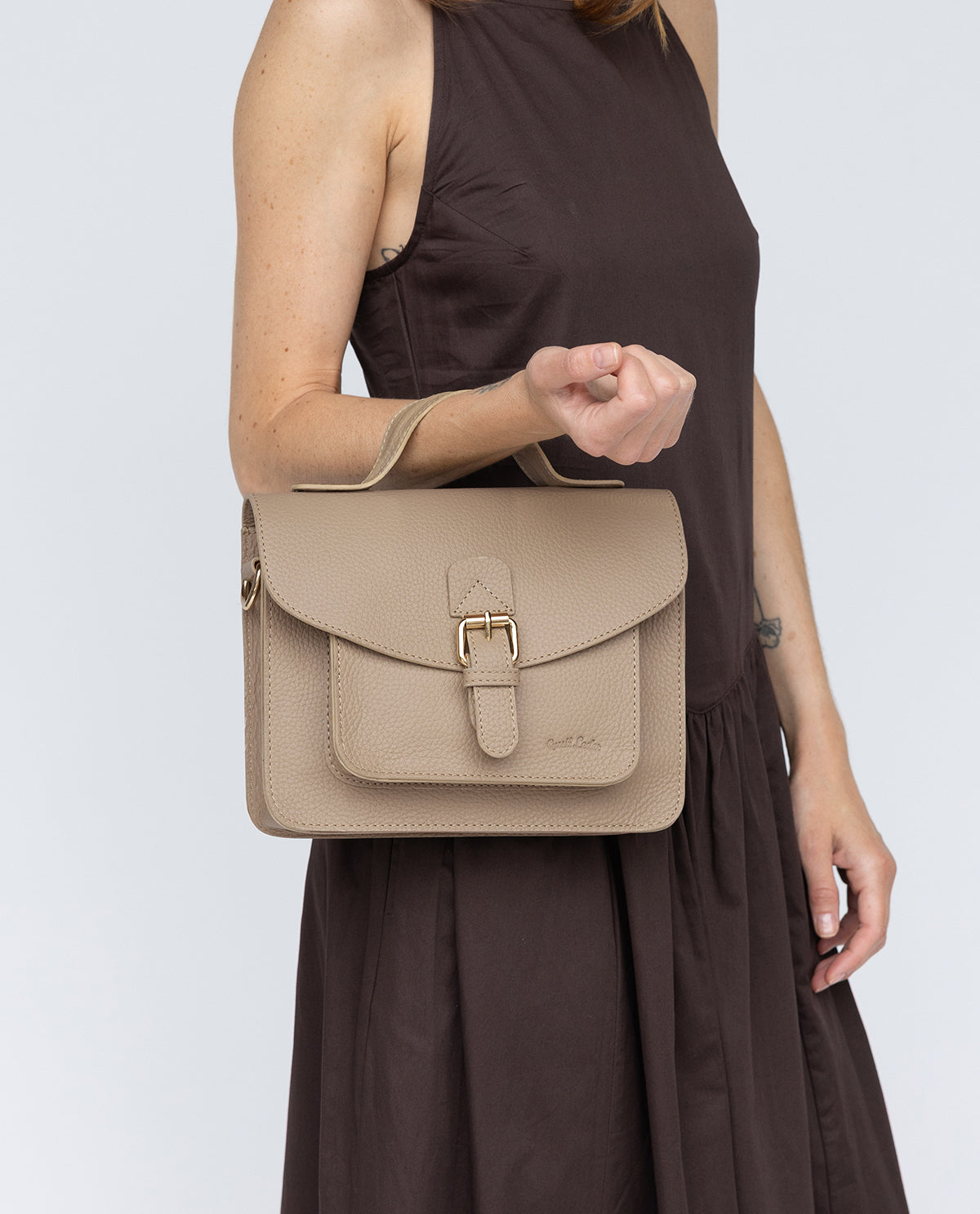gusti-leder-elida-handtasche-mit-airtag-fach-und-schl-sselanh-nger image 6