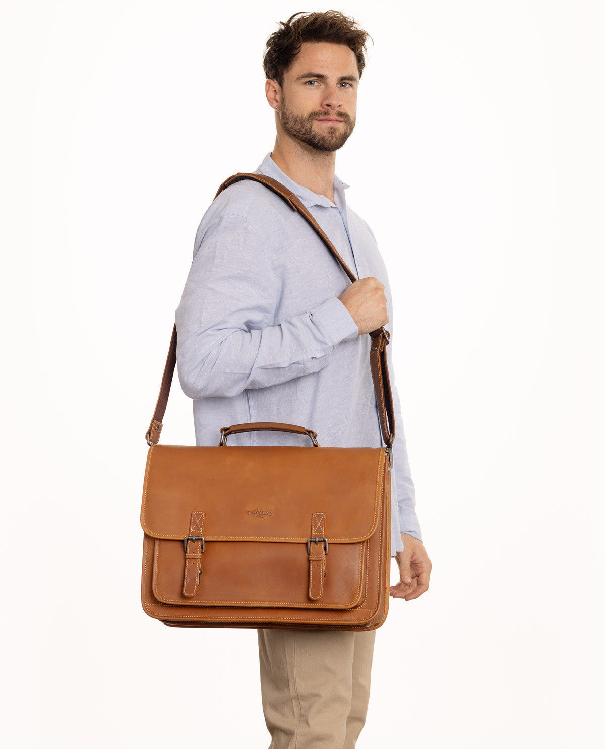 gusti-leder-outlet-umh-ngetasche-aktentasche-vintage-f-r-notebook-und-a4 image 1