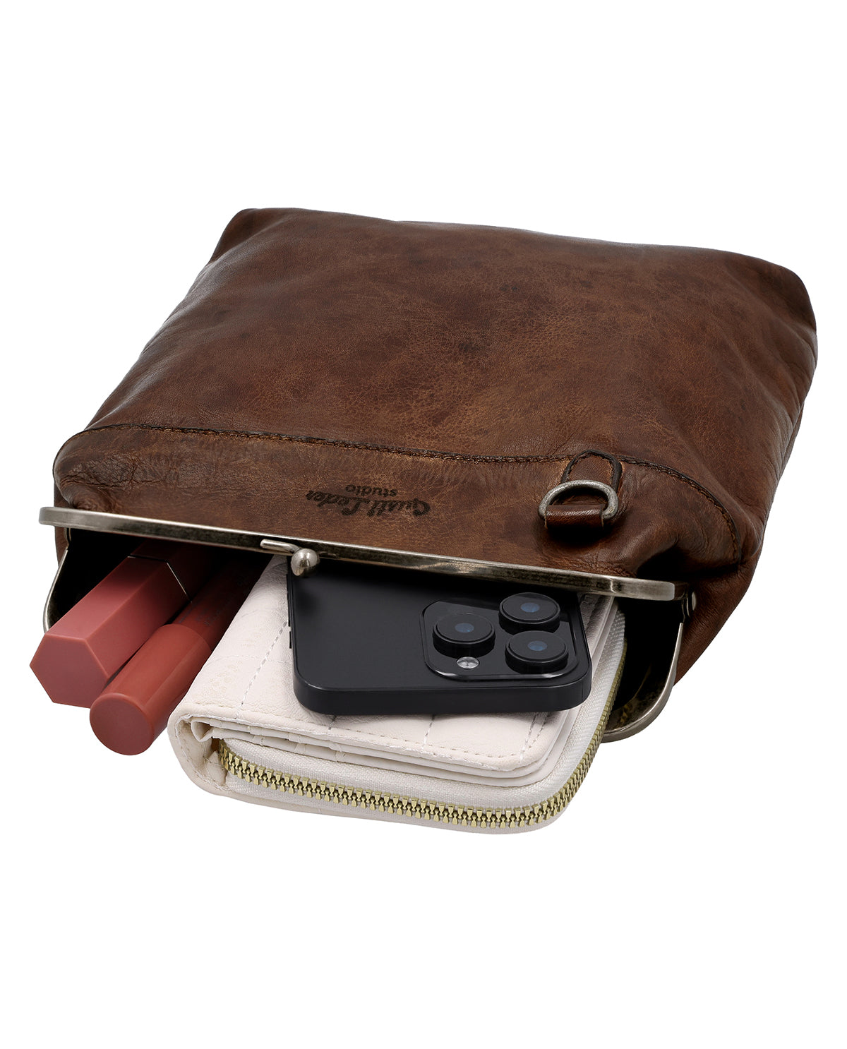gusti-leder-karlotta-umh-ngetasche-leder-chromfrei-verstellbar image 4