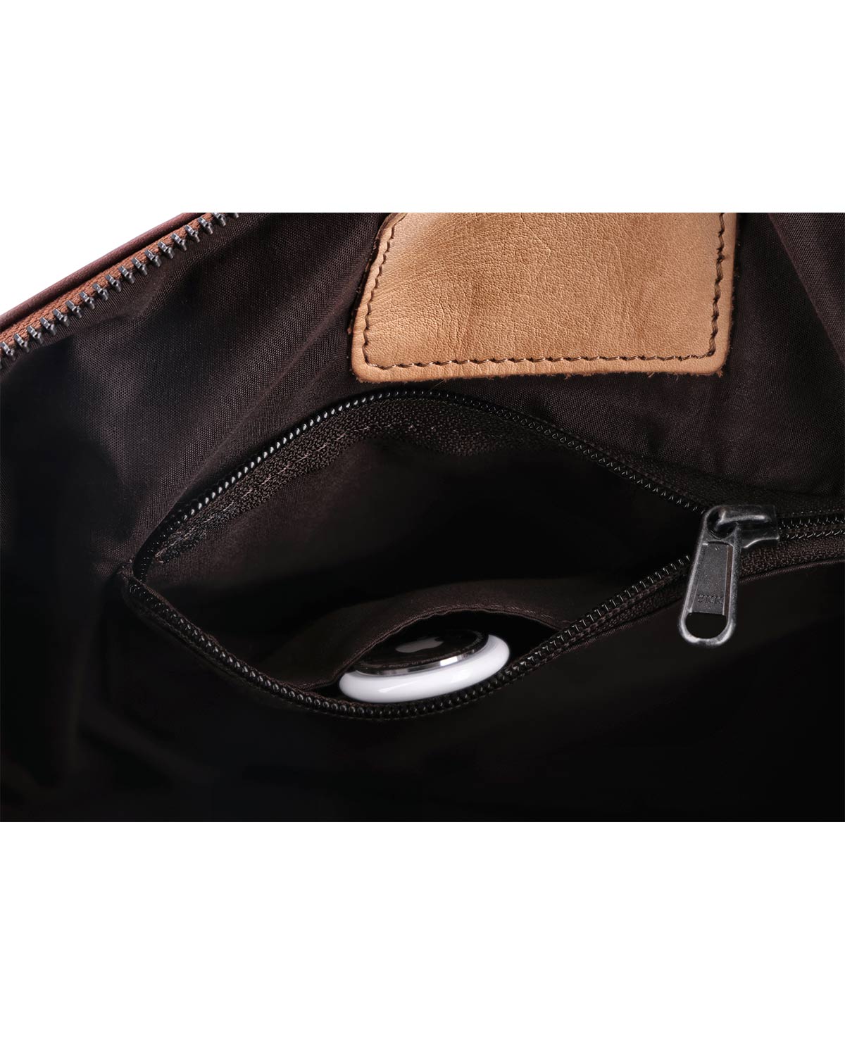 gusti-leder-marty-rucksack-braun-leder-mit-laptopfach image 8