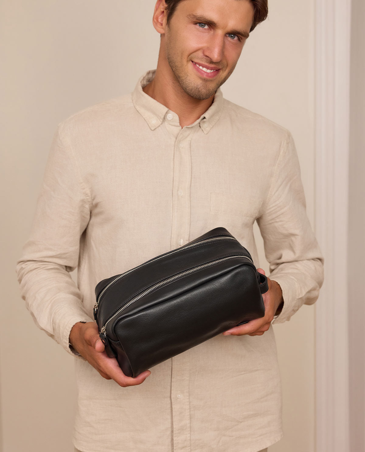 gusti-leder-finja-kulturbeutel-waschtasche-aus-rindsleder image 1