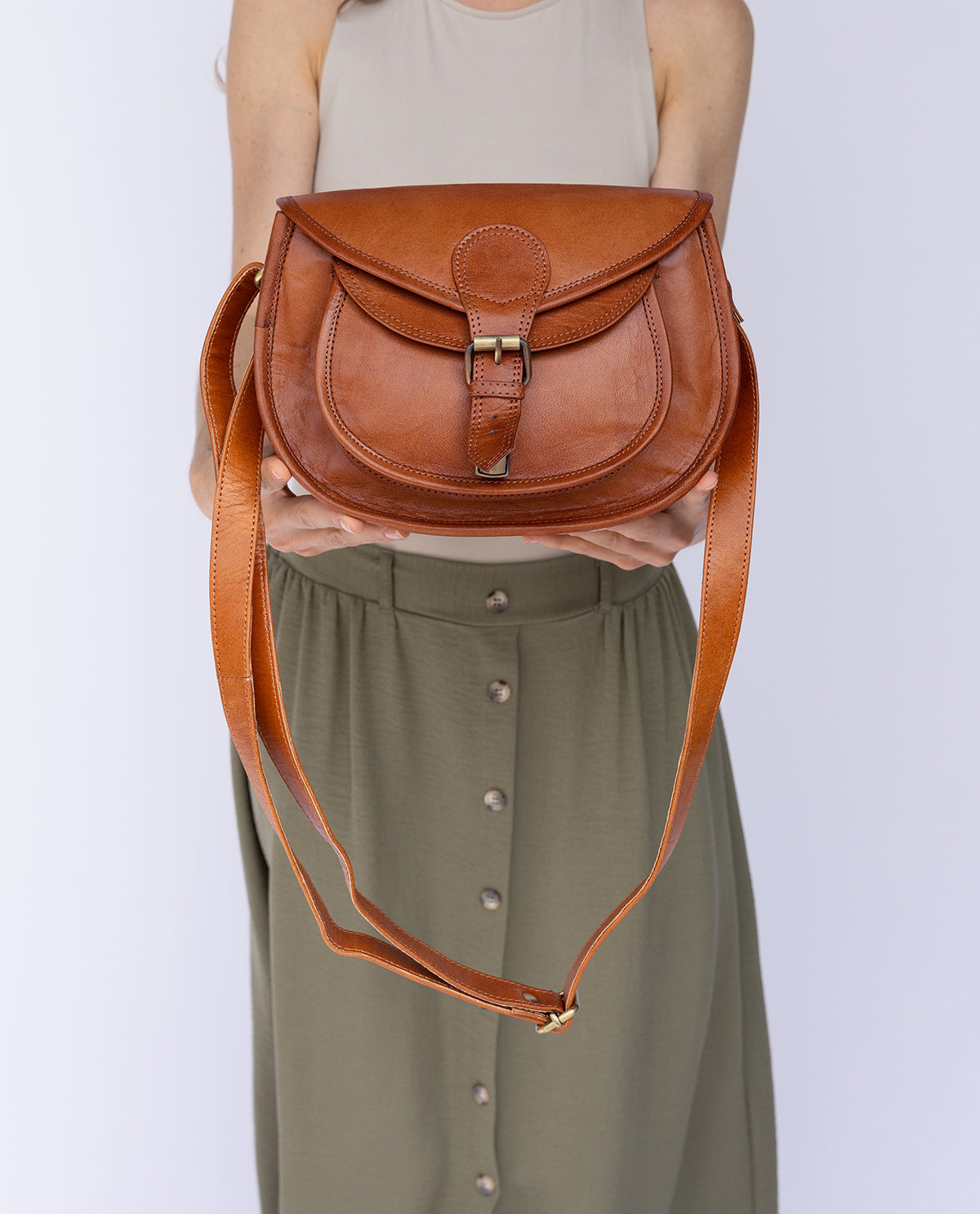 gusti-leder-evelyn-new-damen-handtasche-leder-mit-airtag-fach image 6
