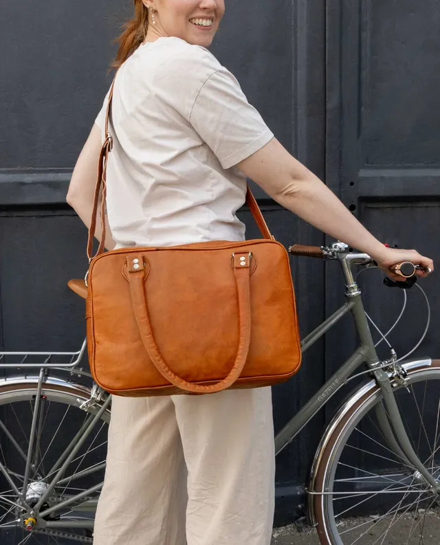 gusti-leder-emily-2-in-1-ledertasche-umh-ngetasche image 1