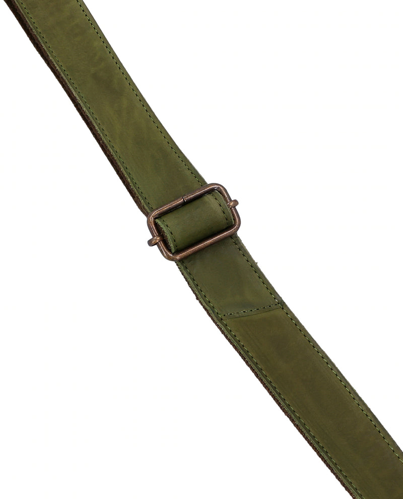 gusti-leder-joris-reisetasche-leder-gr-n-mit-airtag-fach image 3