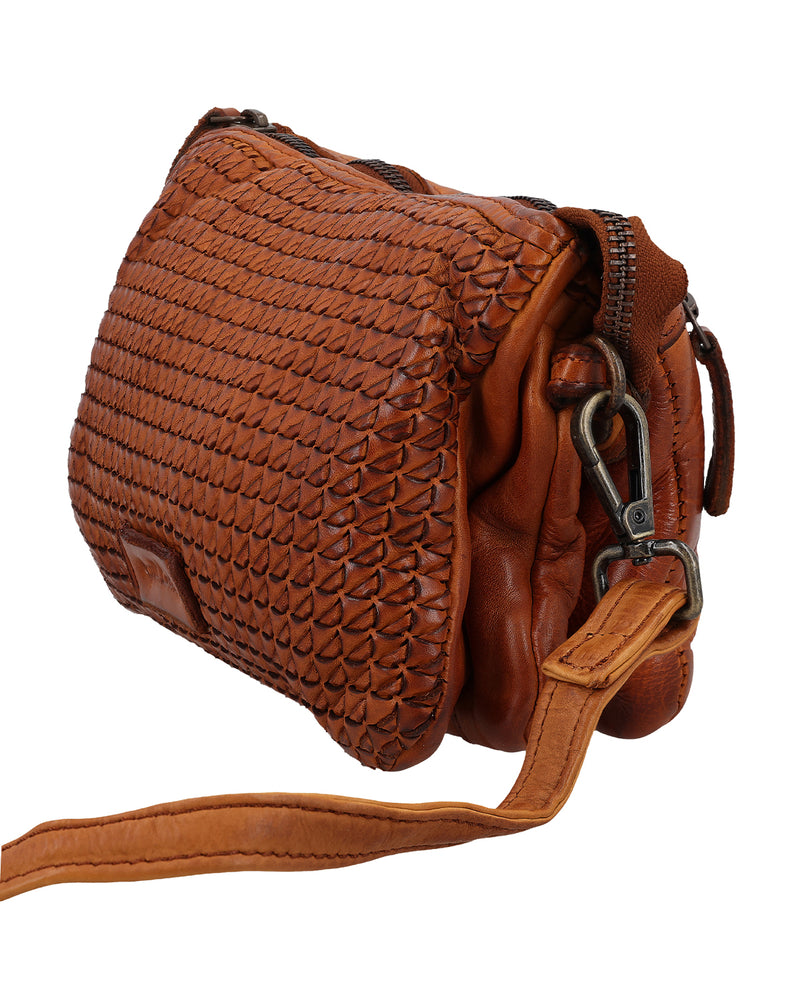 gusti-leder-bulan-handtasche-braun-geflochten-mit-schulterriemen image 5