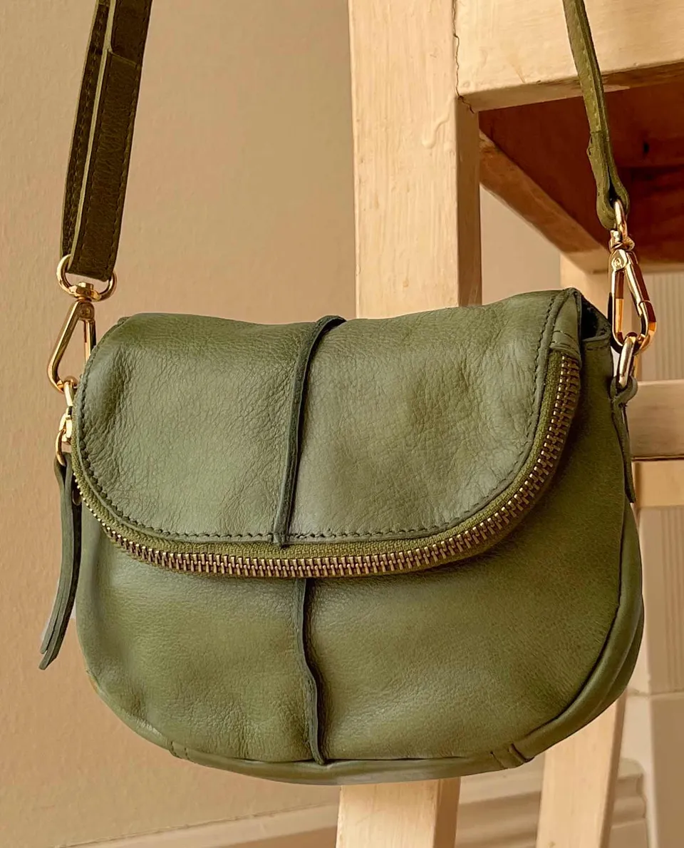 gusti-leder-janny-kleine-leder-umh-ngetasche-crossbody-2 image 1