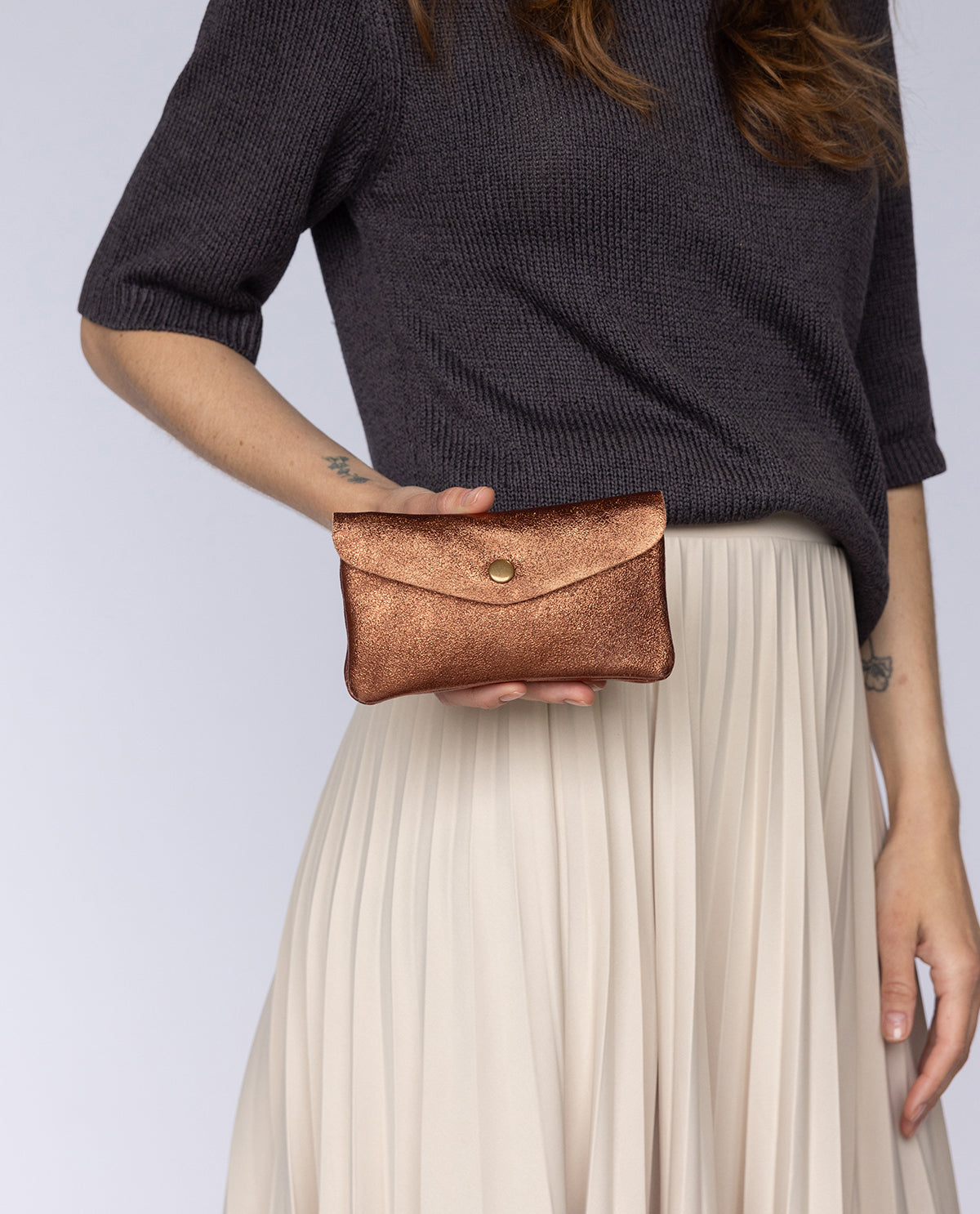 gusti-leder-anela-leder-aufbewahrungstasche-mit-magnetverschluss-3 image 6
