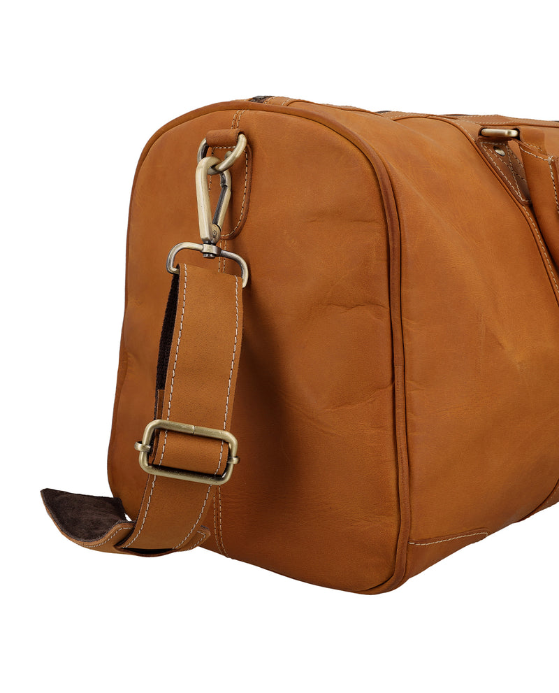 gusti-leder-davide-reisetasche-aus-braunem-leder image 4