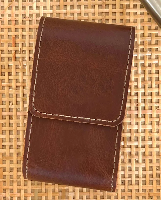 gusti-leder-charly-tabaktasche-zigarettenhalter-aus-rindsleder image 1