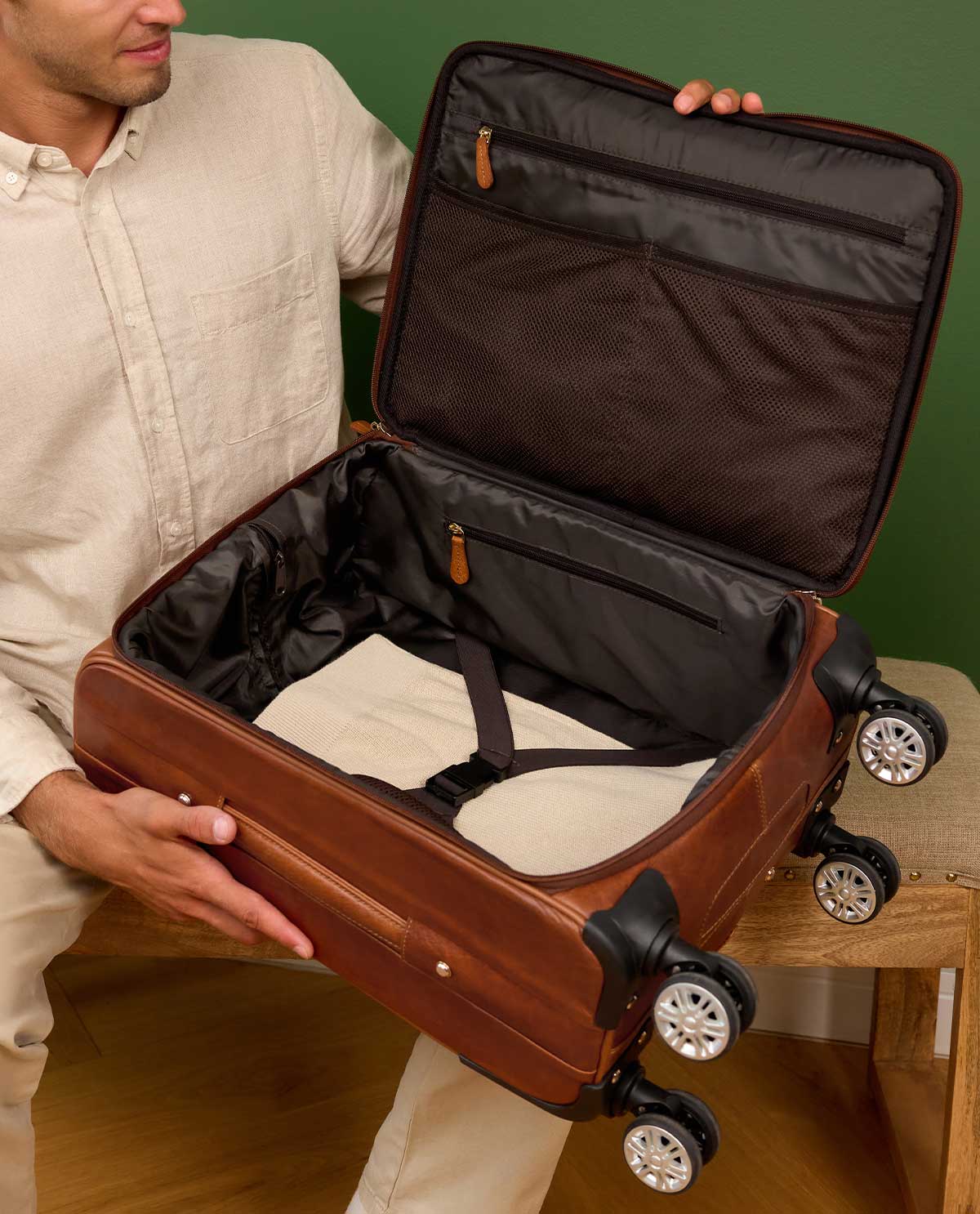 gusti-leder-asia-reisetrolley-leder-braun-outlet image 4