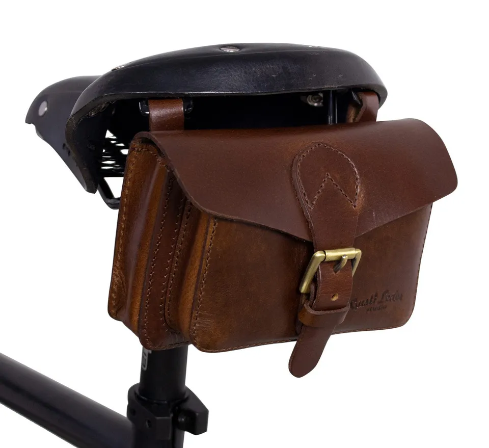 gusti-leder-antonio-m-fahrradsatteltasche-aus-b-ffelleder image 1