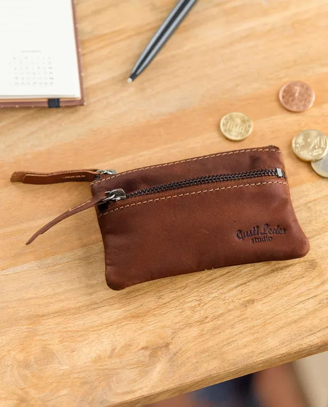 gusti-leder-fia-schl-sselanh-nger-mit-reissverschluss-leder image 1