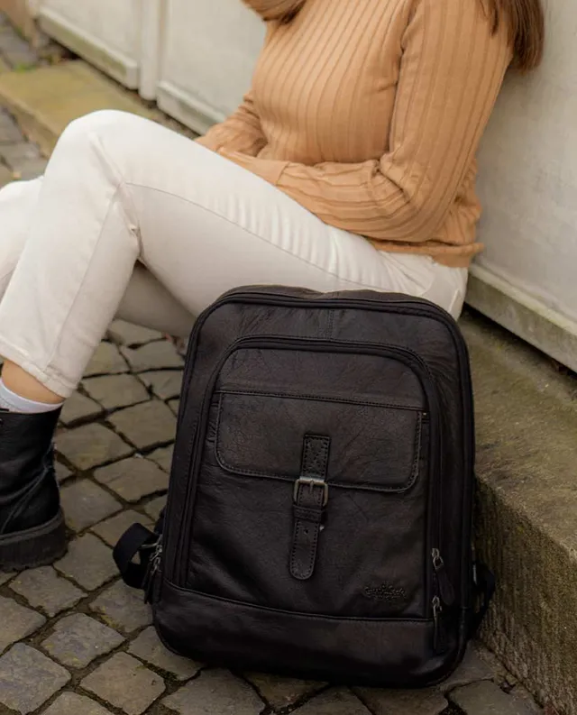 gusti-leder-niki-rucksack-aus-b-ffelleder-f-r-15-6-zoll-laptop image 1