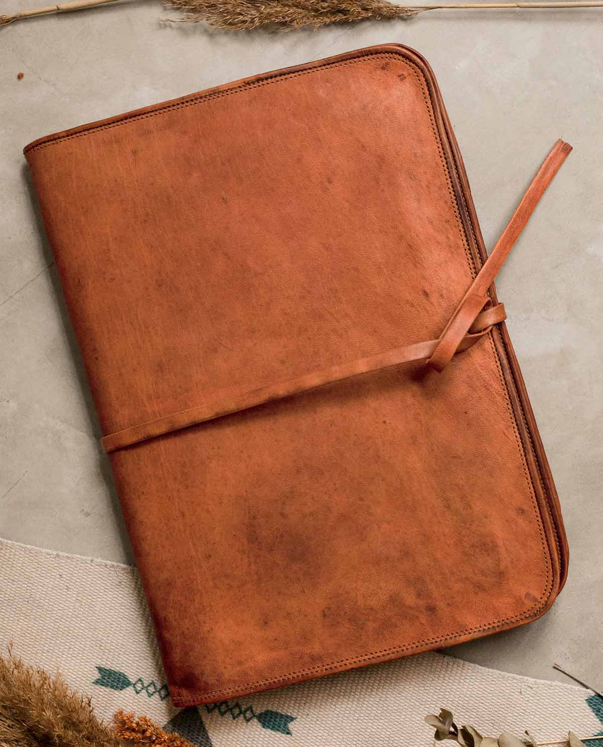 gusti-leder-clay-laptoptasche-nature-leder image 3