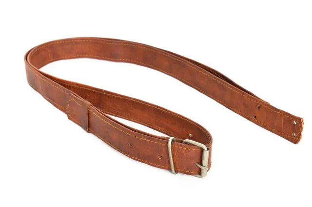 gusti-leder-hendrik-schultergurt-leder-braun-taschengurt image 1