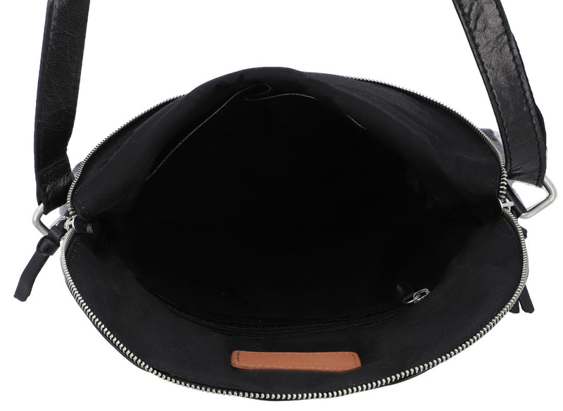 gusti-leder-gardenia-crossbody-bag-aus-schwarzem-b-ffelleder image 4