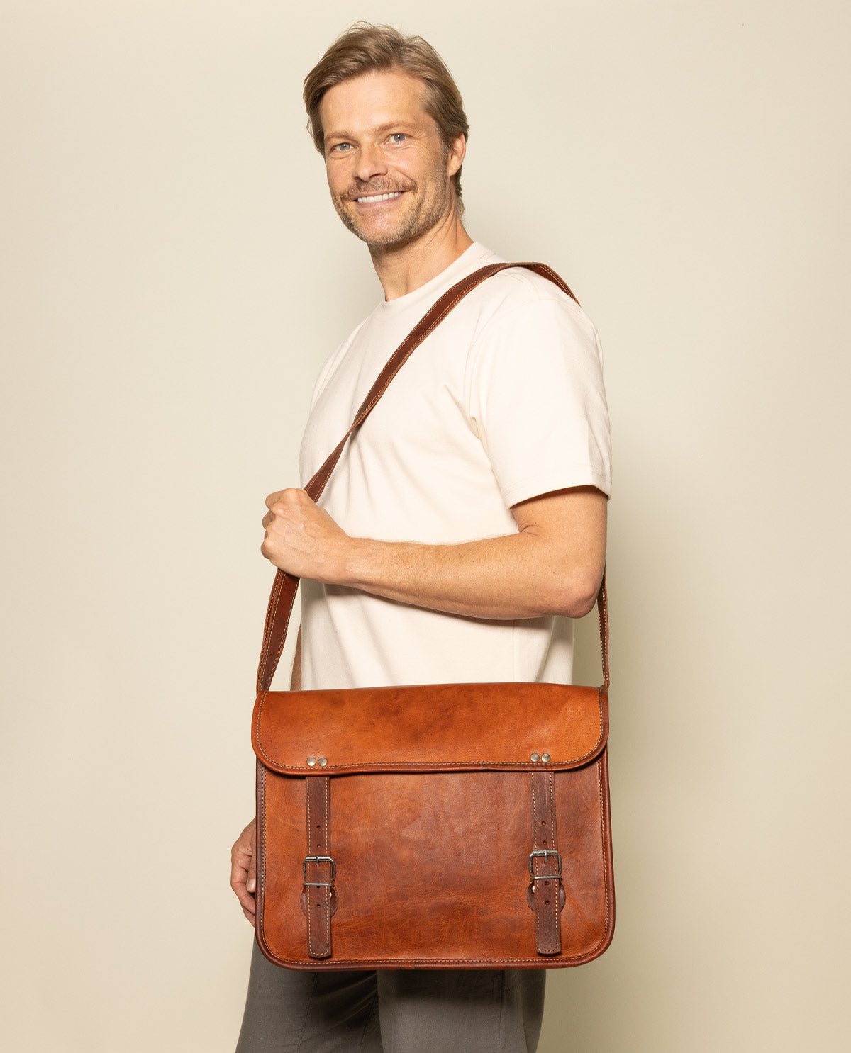 gusti-leder-john-15-umh-ngetasche-college-vintage-leder-outlet image 1