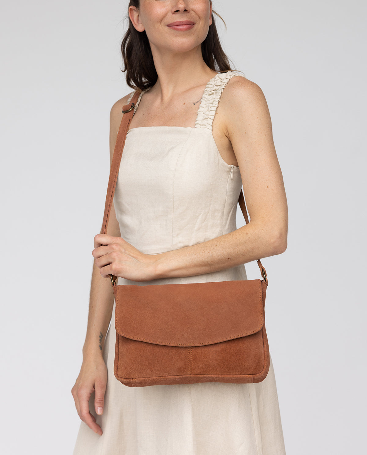 gusti-leder-maisie-handtasche-hellbraun-aus-rindsleder image 7
