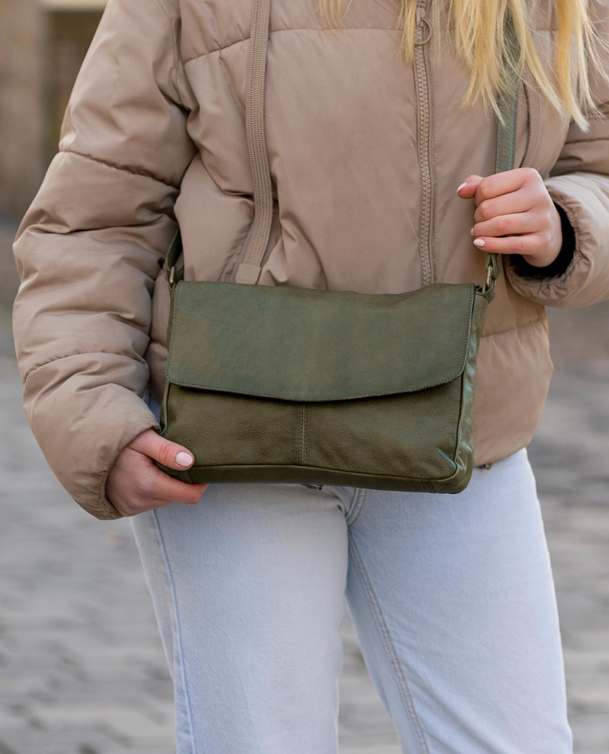 gusti-leder-maisie-umh-ngetasche-aus-rindsleder-klein image 1