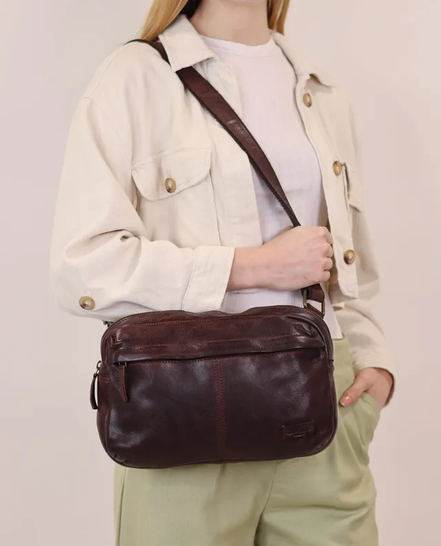 gusti-leder-amara-umh-ngetasche-waschleder-vintage-braun image 1