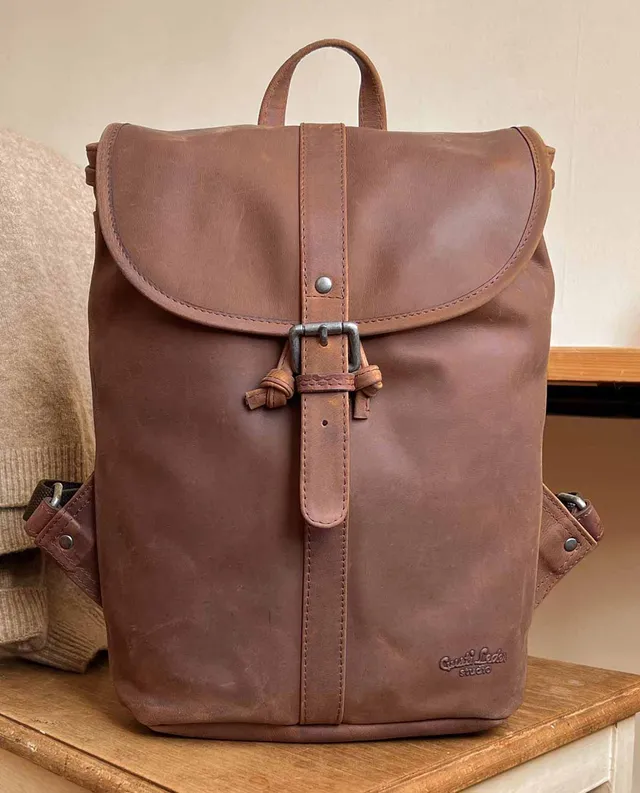 gusti-leder-bennett-city-rucksack-kompakt-aus-echtleder image 1