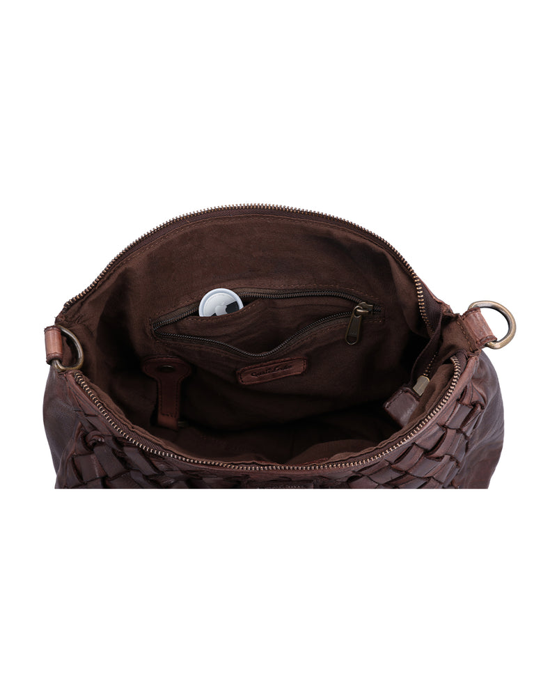 gusti-leder-clover-umh-ngetasche-aus-waschleder-geflochten image 3