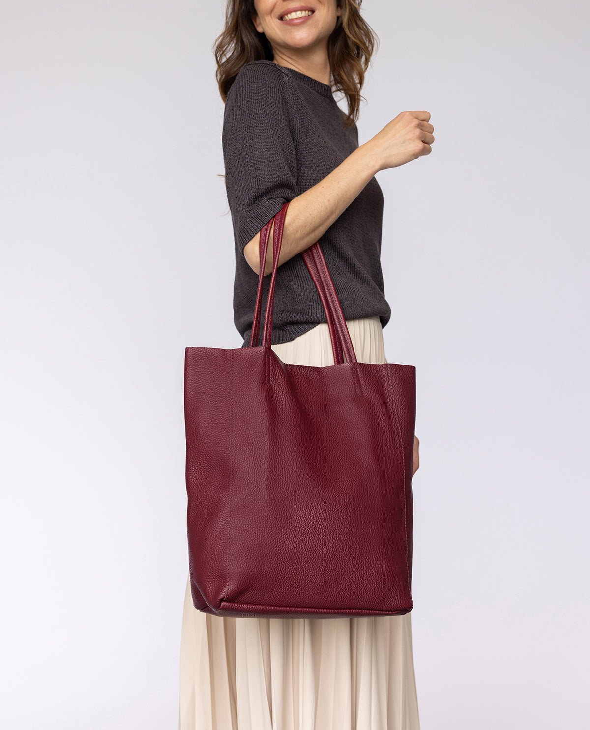 gusti-leder-vilma-lederhandtasche-damen-rot image 1