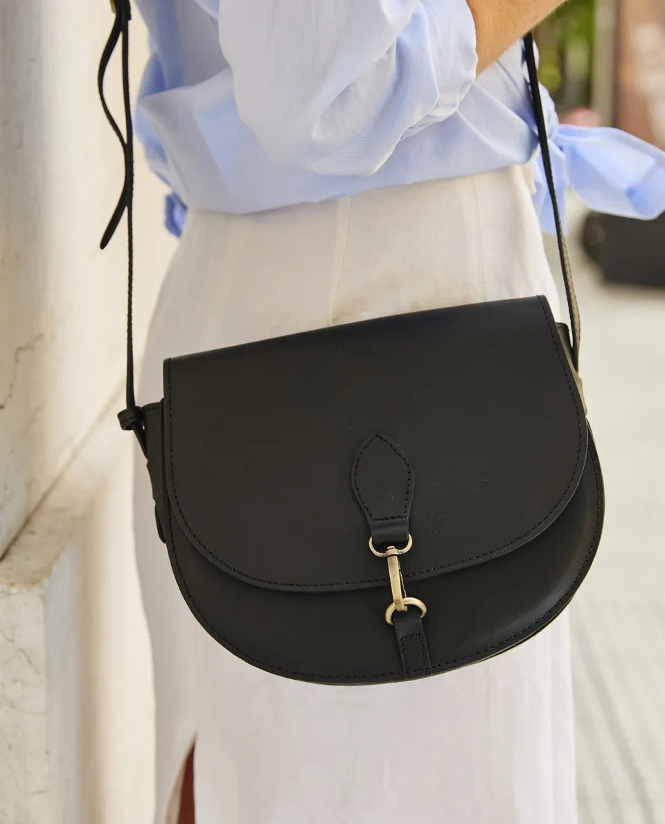 gusti-leder-wiebke-handtasche-damen-mit-airtag-fach-2 image 1