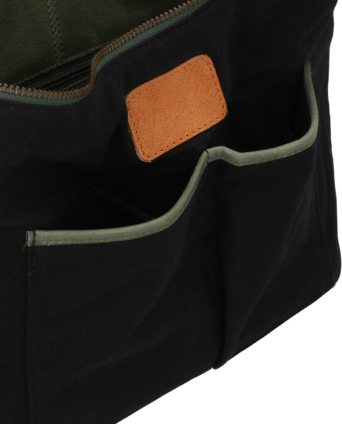 gusti-leder-elice-handtasche-damen-gr-n-mit-airtag-fach image 7