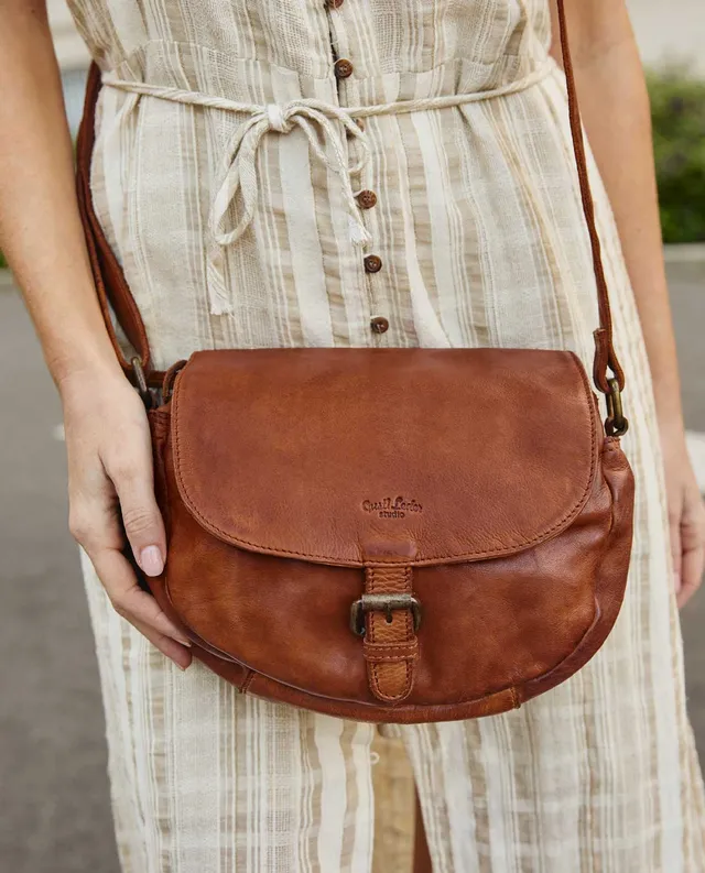 gusti-leder-stefanie-alltagstasche-leder-mit-schl-sselanh-nger image 1