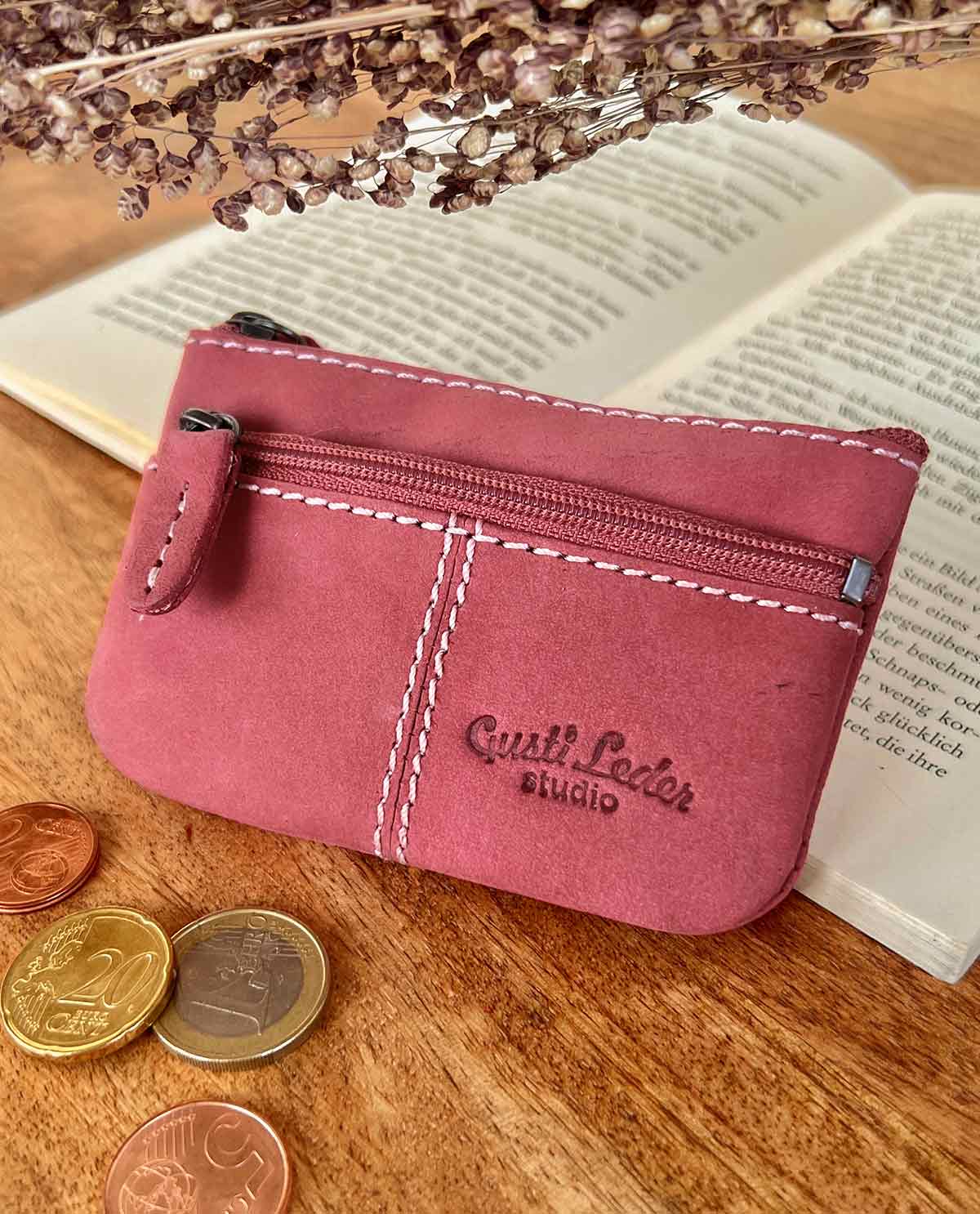 gusti-leder-rook-schl-sseltasche-aus-leder-mit-2-reissverschlussf-chern image 1