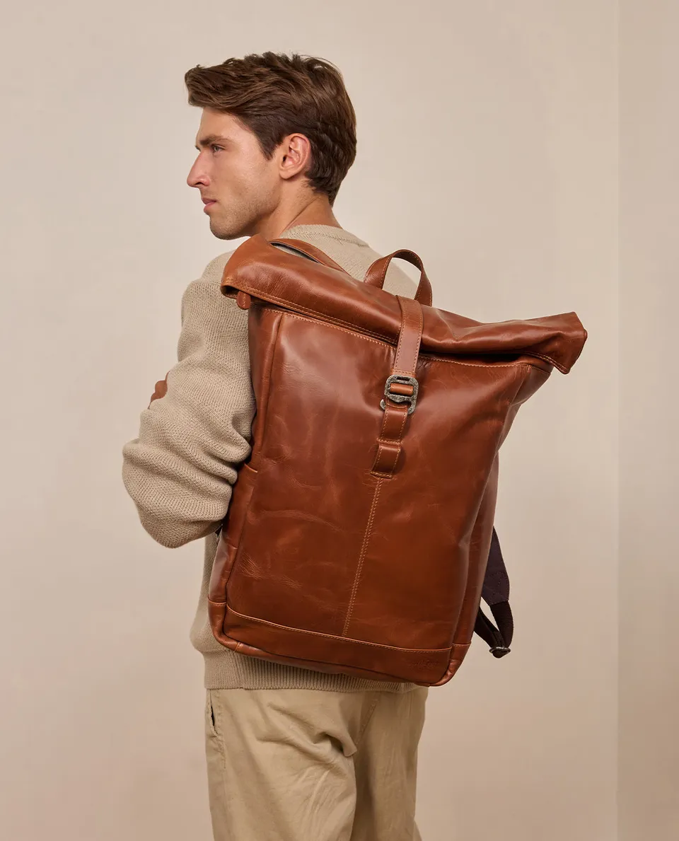gusti-leder-bendik-rolltop-lederrucksack-daypack image 1