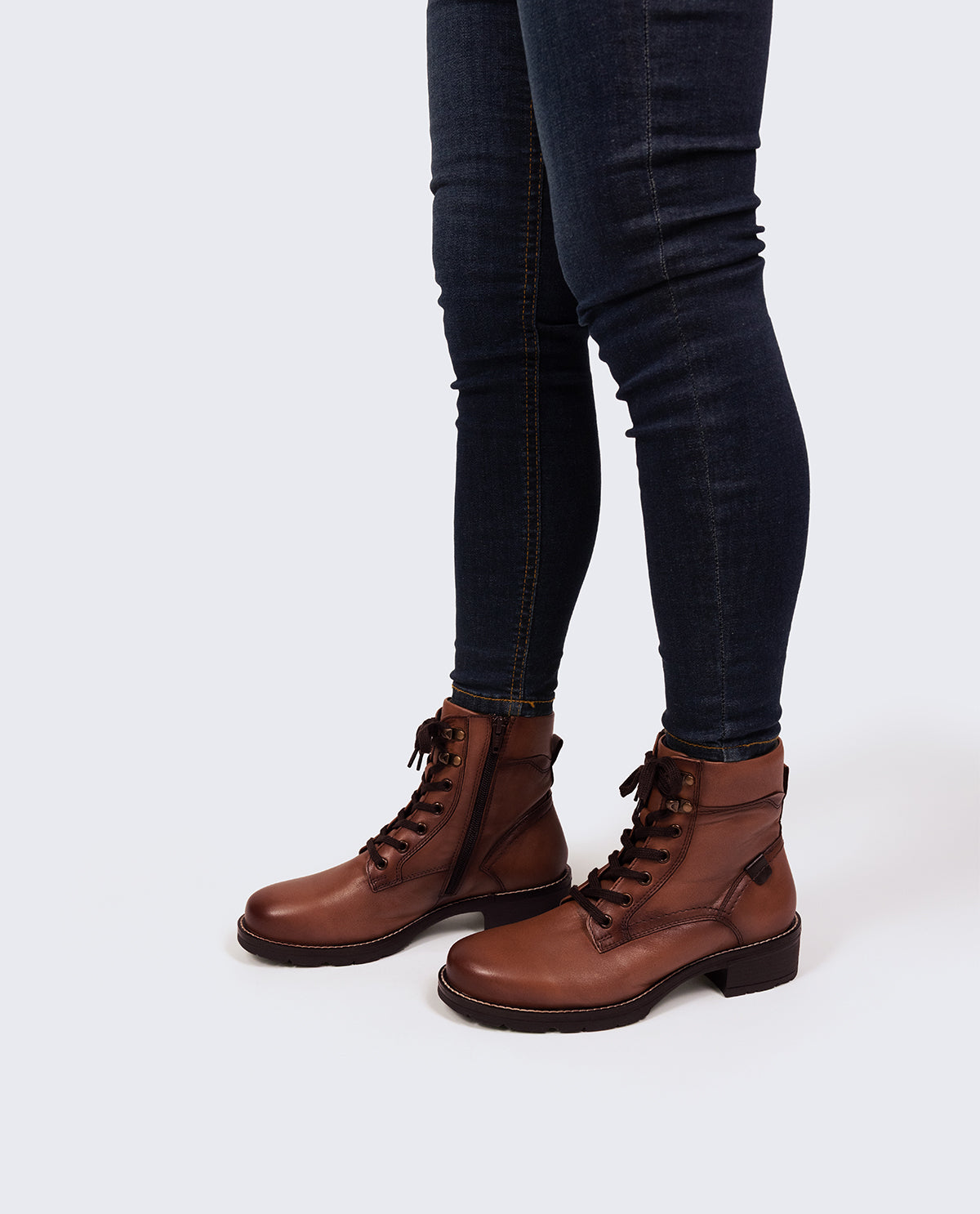 gusti-leder-frieda-damen-lederstiefeletten-aus-braunem-schafsleder image 2