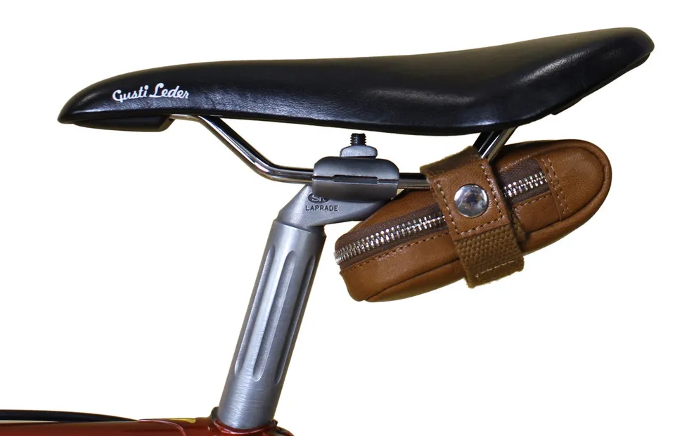 gusti-leder-udo-b-fahrradsatteltasche-aus-b-ffelleder-2 image 1