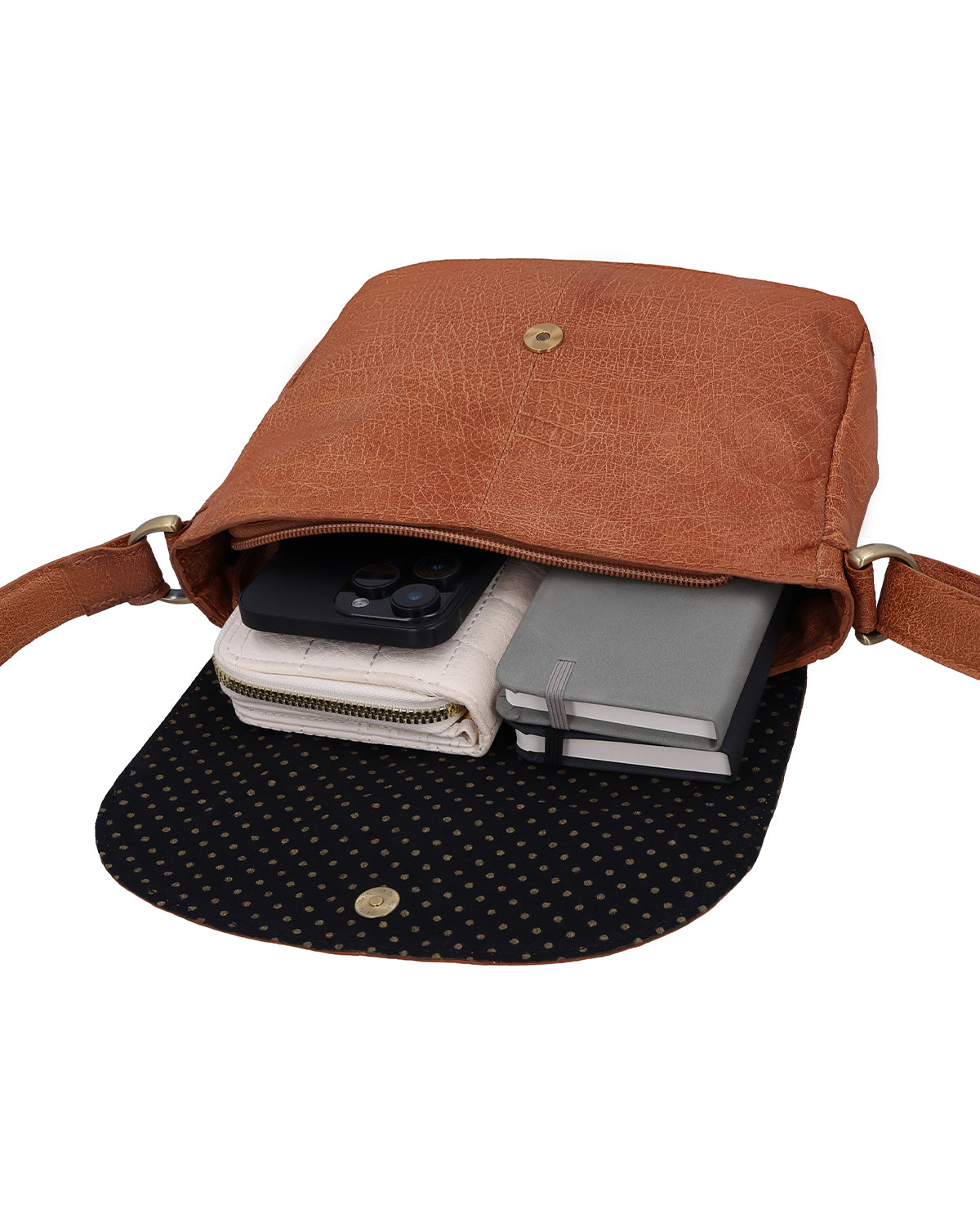 gusti-leder-benja-kleine-lederhandtasche-damen-mit-schulterriemen image 3